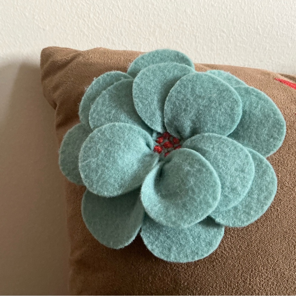 Mina Victory Dahlia Flower Accent Pillow Bloomcore Coloful Cottage 10” x 16” - Picture 9 of 14